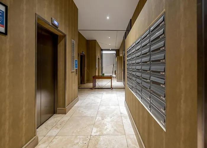 Canary Wharf By Capital
