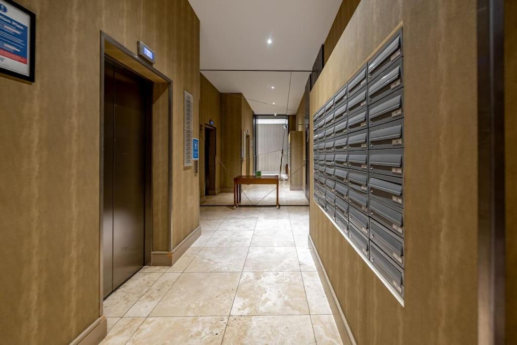 Canary Wharf By Capital
